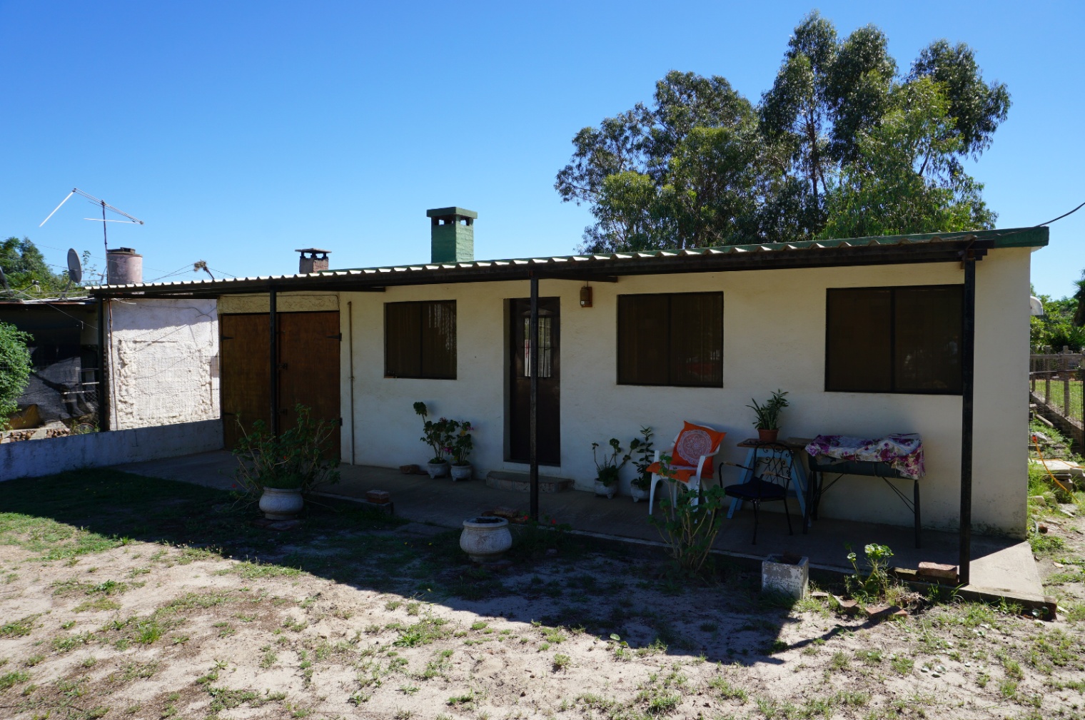 Casa con garaje a media cuadra de la Rambla en Playa Pascual ( solar de 418 m2 con 14 mts de frente )
