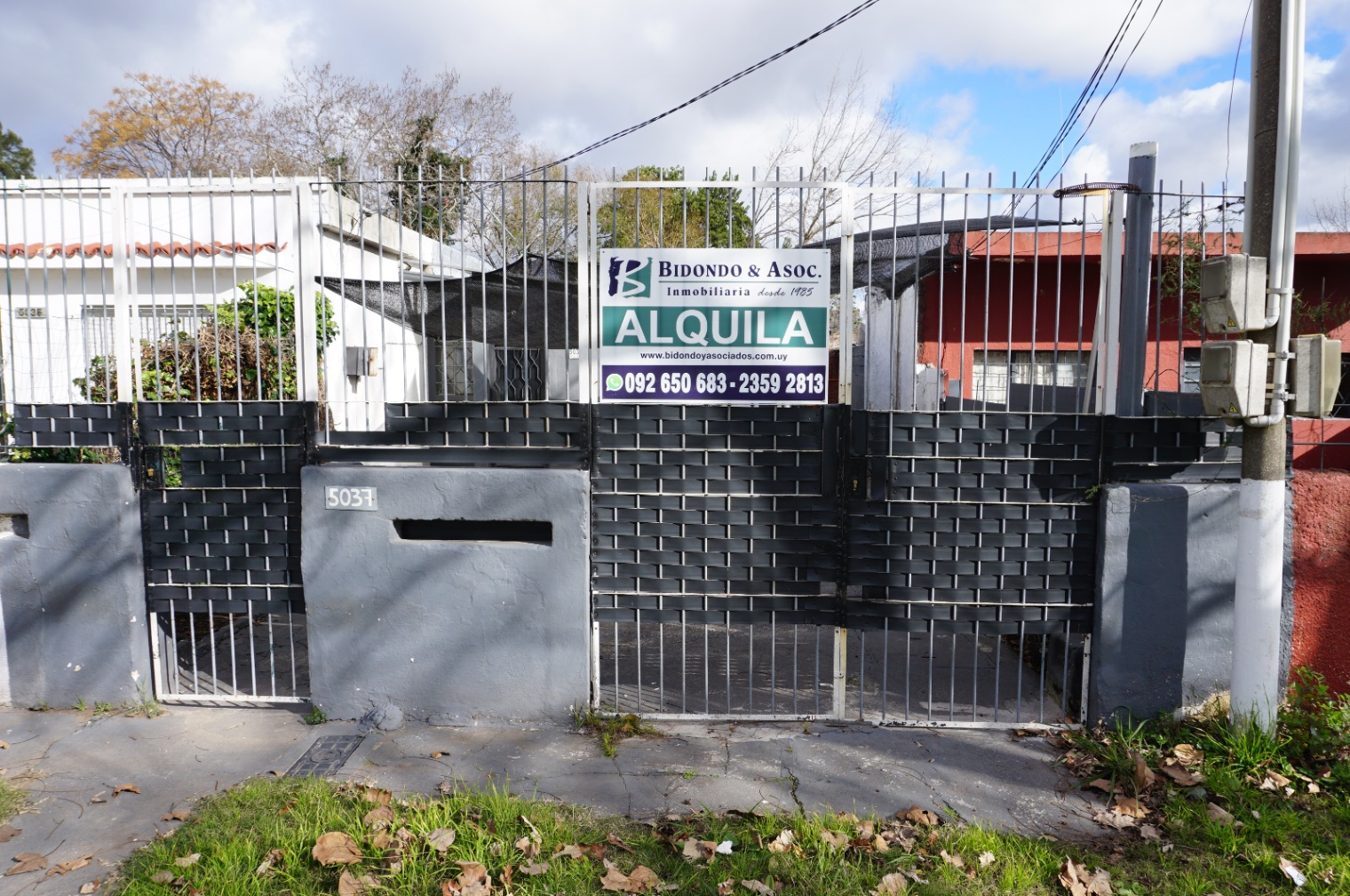 Casa en alquiler c/ cochera en Sayago