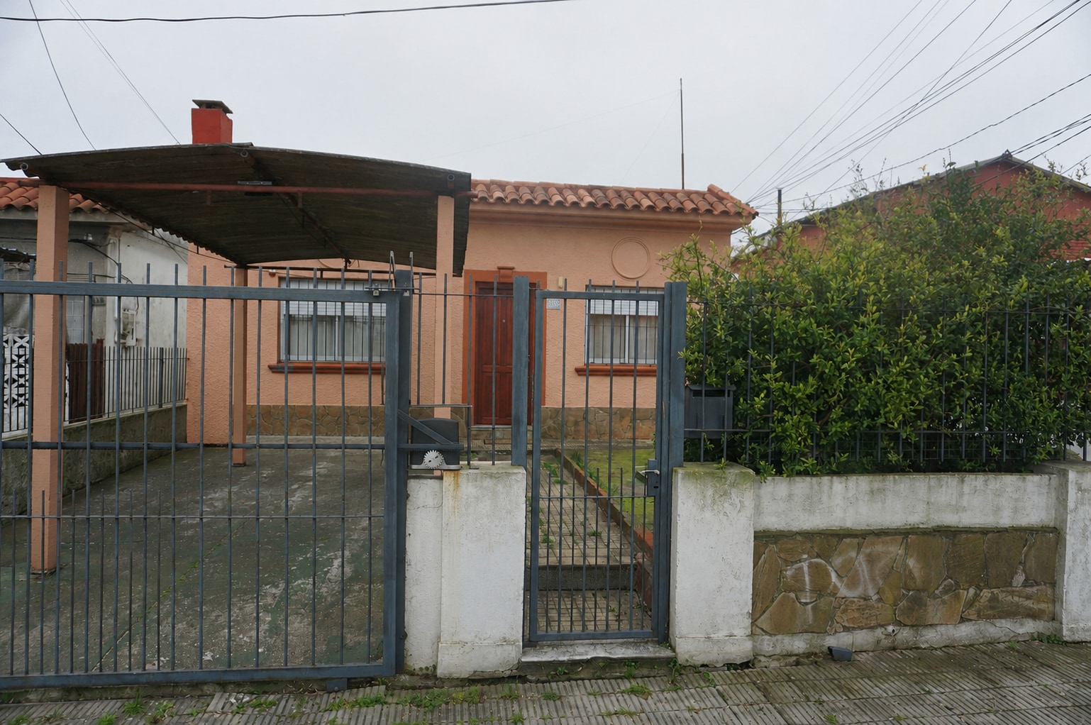 Muy buena Casa de 2 dormitorios a 100mts de Garzon