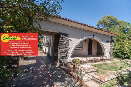 Atlantida Sur- 2 Dormitorios Y Apto Con Baño - Inmobiliaria Calipso
