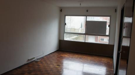 Comodo Apartamento 2 Dormitorios En Cordon