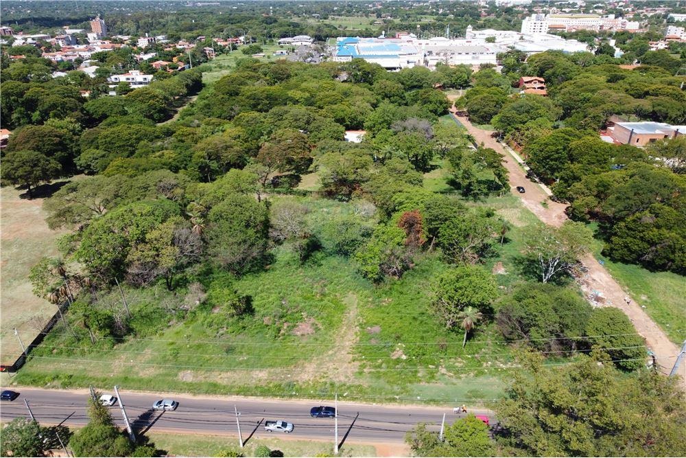 VENDO AMPLIO TERRENO EN ESQUINA SOBRE LAGUNA GRANDE ZONA PINEDO SHOPPING — foto 2