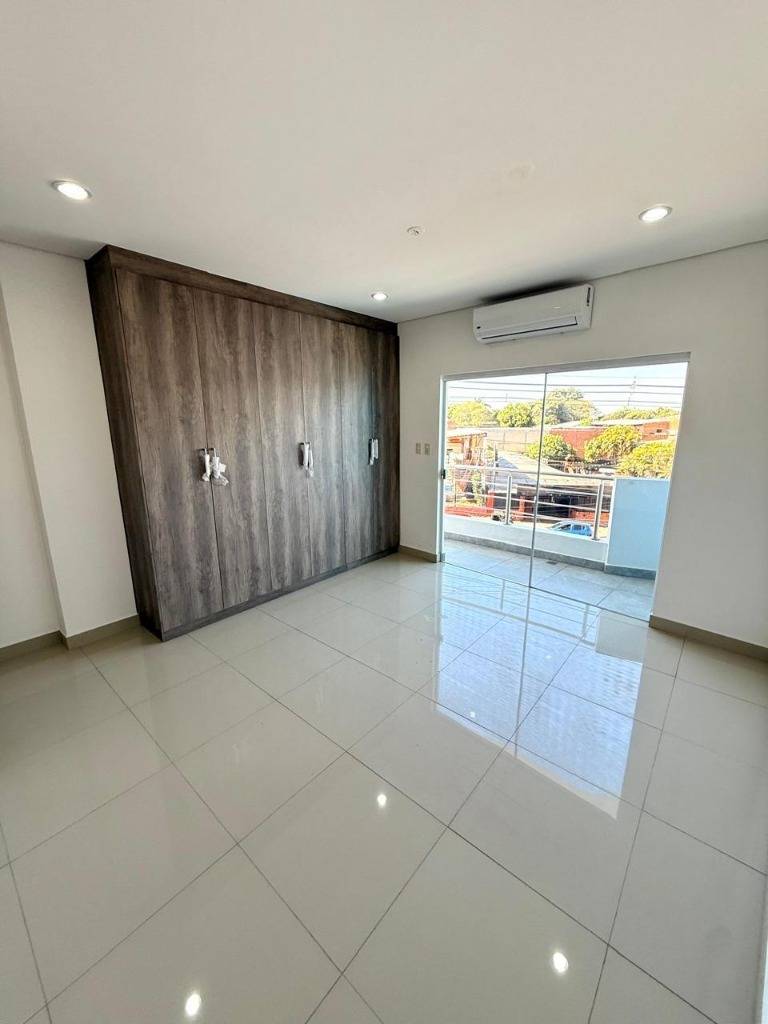 Alquilo departamento semi amoblado en Luque — foto 3