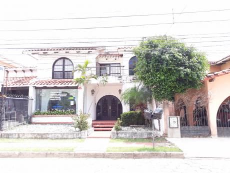 Baires Alquila En Equipetrol Casa Para El Área Medica