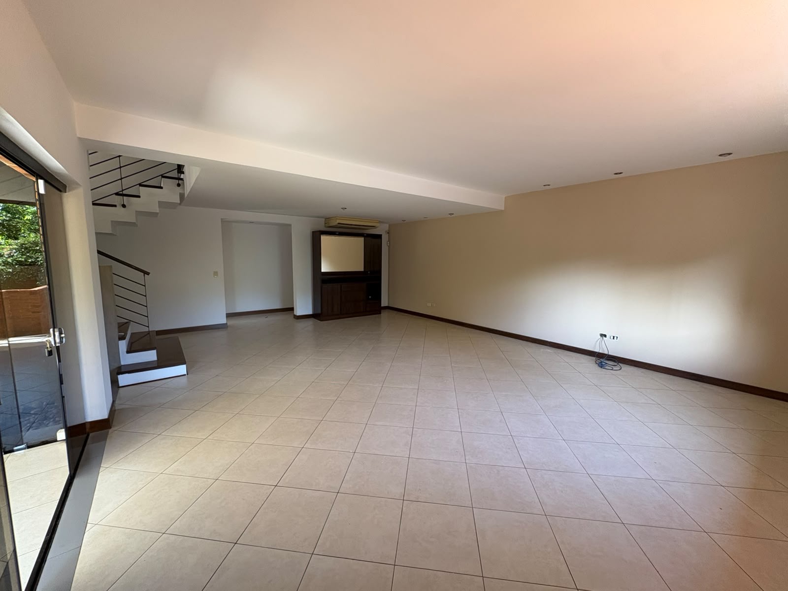 ALQUILO RESIDENCIA PREMIUM EN ASUNCIÓN BARRIO MBURUKUJA — foto 3