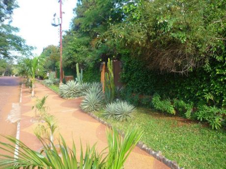 Vendo Hermosa Quinta En Aregua Sobre Asfalto