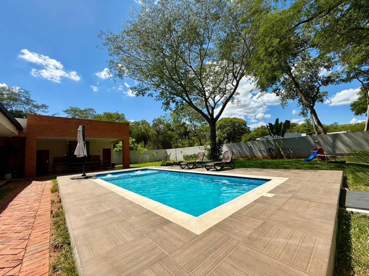 Casa en Venta 3 dormitorios - San Bernardino, Cordillera — foto 2