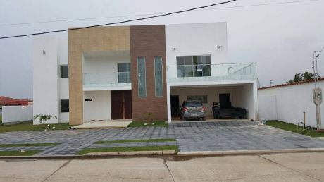 Venta Espectacular Casa De Lujo A Estrenar