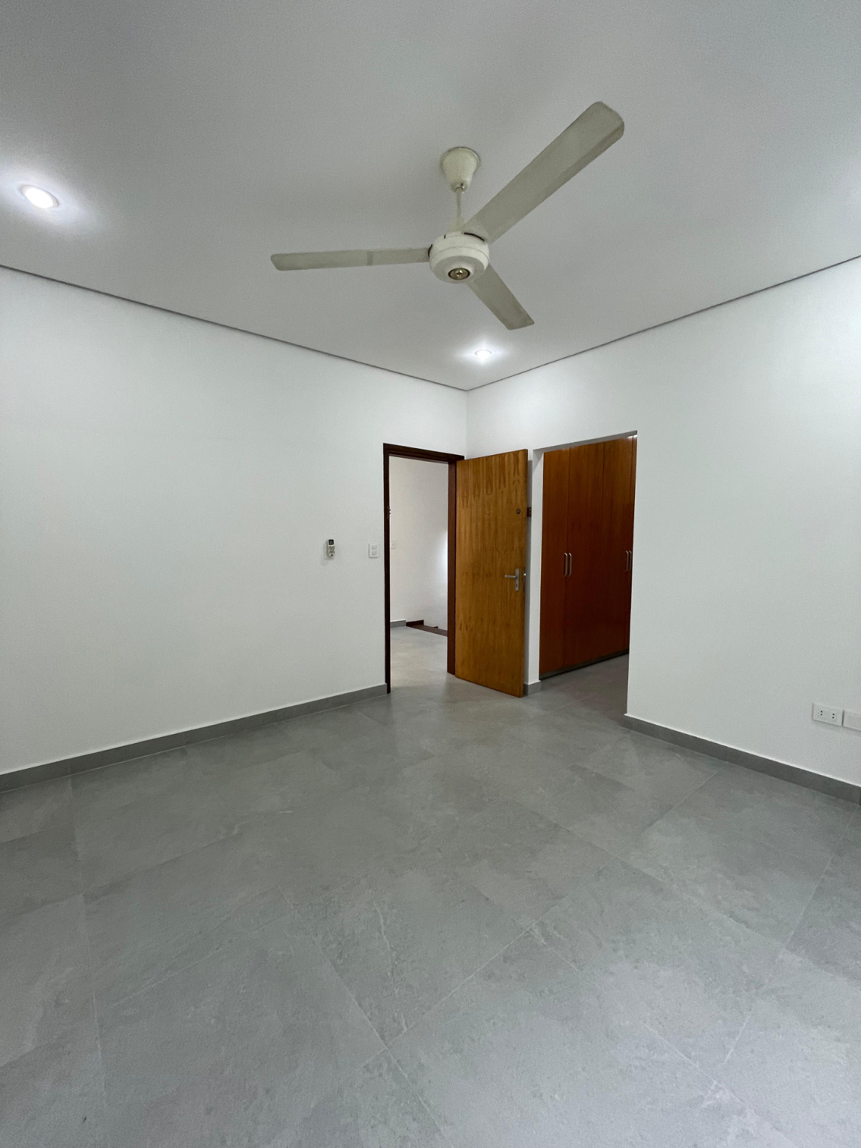 EN ALQUILER DUPLEX/CASA DE 3 DORMITORIOS ZONA VILLA MORRA — foto 3
