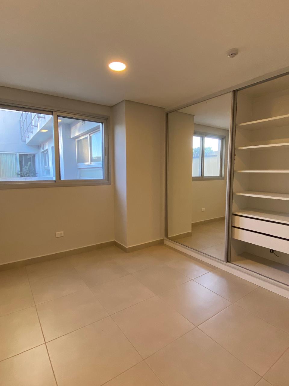 ALQUILO AMPLIO DEPARTAMENTO DE 3 HABITACIONES EN BARRIO HERRERA — foto 3