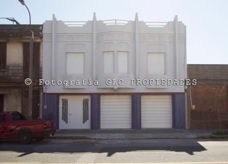 Edificio Con Vivienda, Gran Local, Y Amplio Fondo. Ideal Empresa O Vivienda