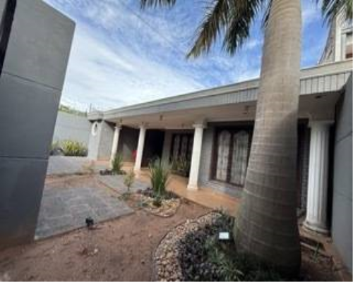 En venta amplia residencia zona UCA — foto 2