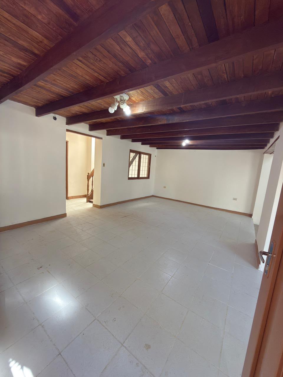 ALQUILO LOCAL COMERCIAL EN LAMBARE BO. KENEDY — foto 2