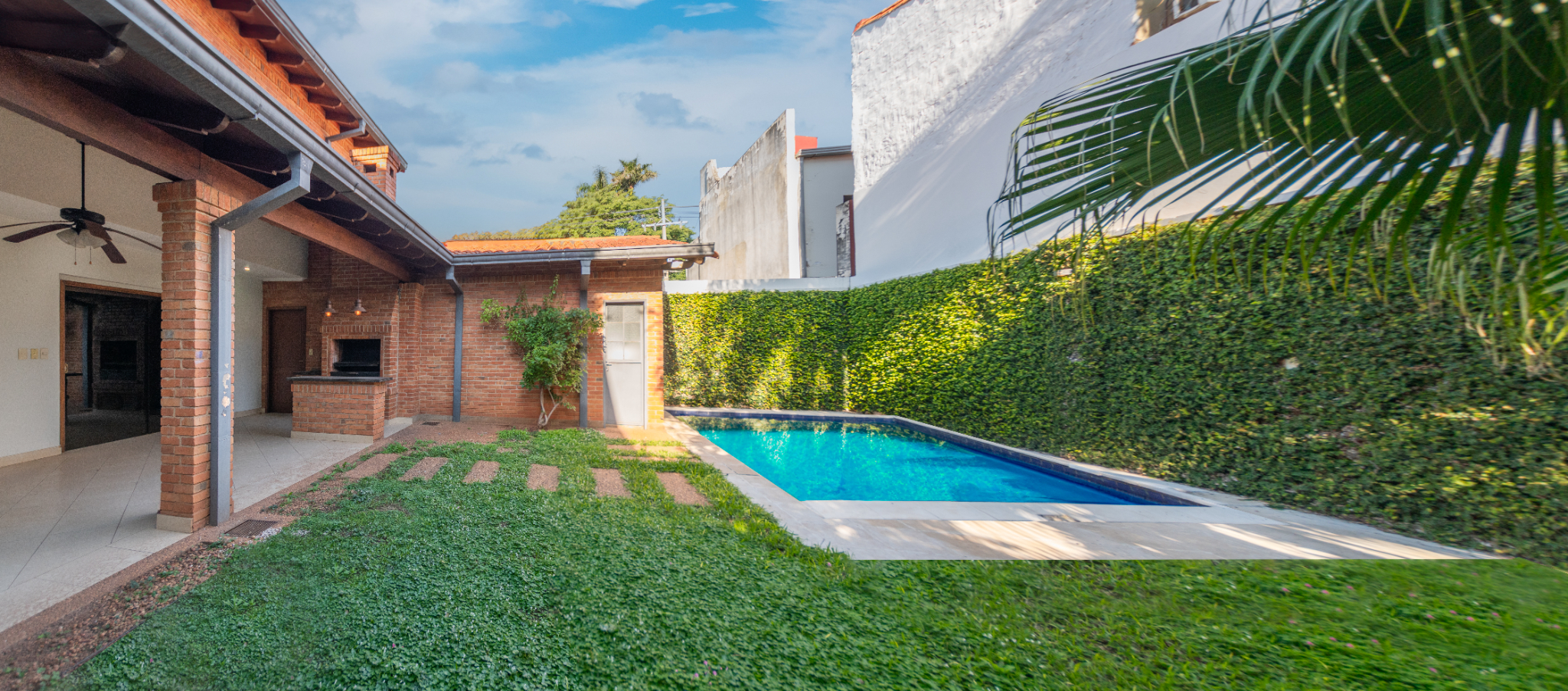 Casa Amplia A Una Cuadra De Stma. Trinidad, Cerca De Shoppings — foto 3
