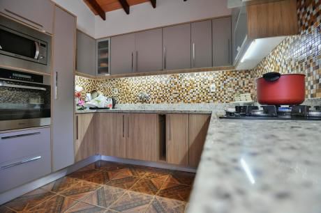 Hermosa Casa En Capiatá, Bien Equipada