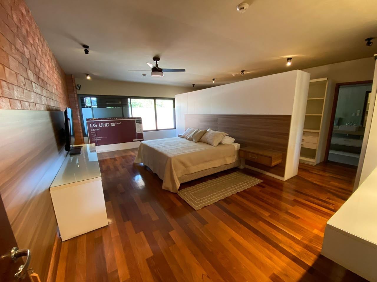 VENDO EXCLUSIVA RESIDENCIA EN YCUA SATI — foto 2