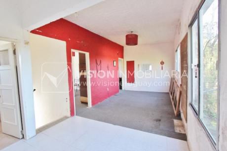 Apartamento Al Fondo, Contrafrente, En Las Toscas; 53 M2 + 42 M2 De Jardín