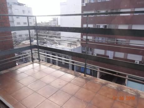 Apartamento En Paysando Y Ejido $23.000, Gc2.000 $
