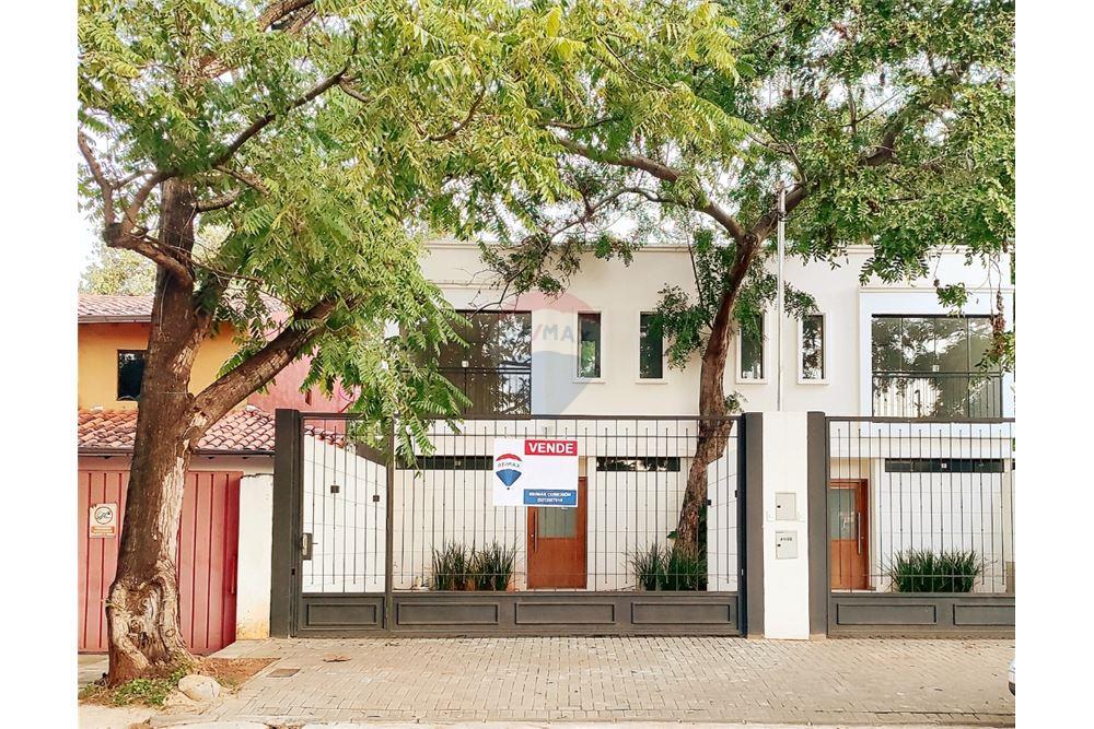 DUPLEX A ESTRENAR, CON PISCINA EN ZONA CONMEBOL — foto 2