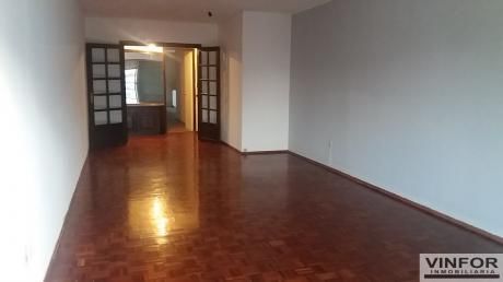 Excelente Apartamento En Sarmiento Y Bv. España