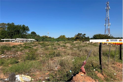 TERRENO ESTRATÉGICO DE 3.120 M² EN ESQUINA SOBRE AV. PERÓN — foto 2