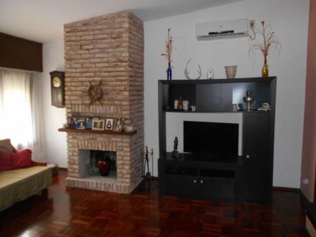 Cómodo Chalet En 1 Planta A Metros De Millán!!
