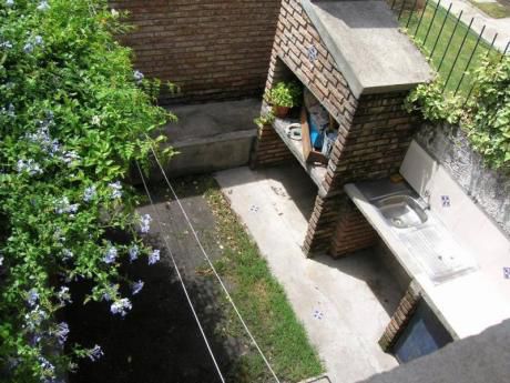 Duplex Con Hogar, Impecable!!! Fondo Con Parrillero!!!