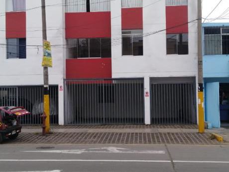Vendo Departamento En Salamanca Ate, De 71 Mts En Avenida Principal Paracas 296