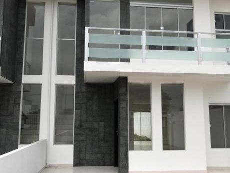 Casa En Pre Venta Urbanización Cerrada "valle Hermosa", Zona Norte