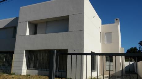 Venta Barra De Carrasco 3 Dorm. 3 Baños, Parrillero + Terreno