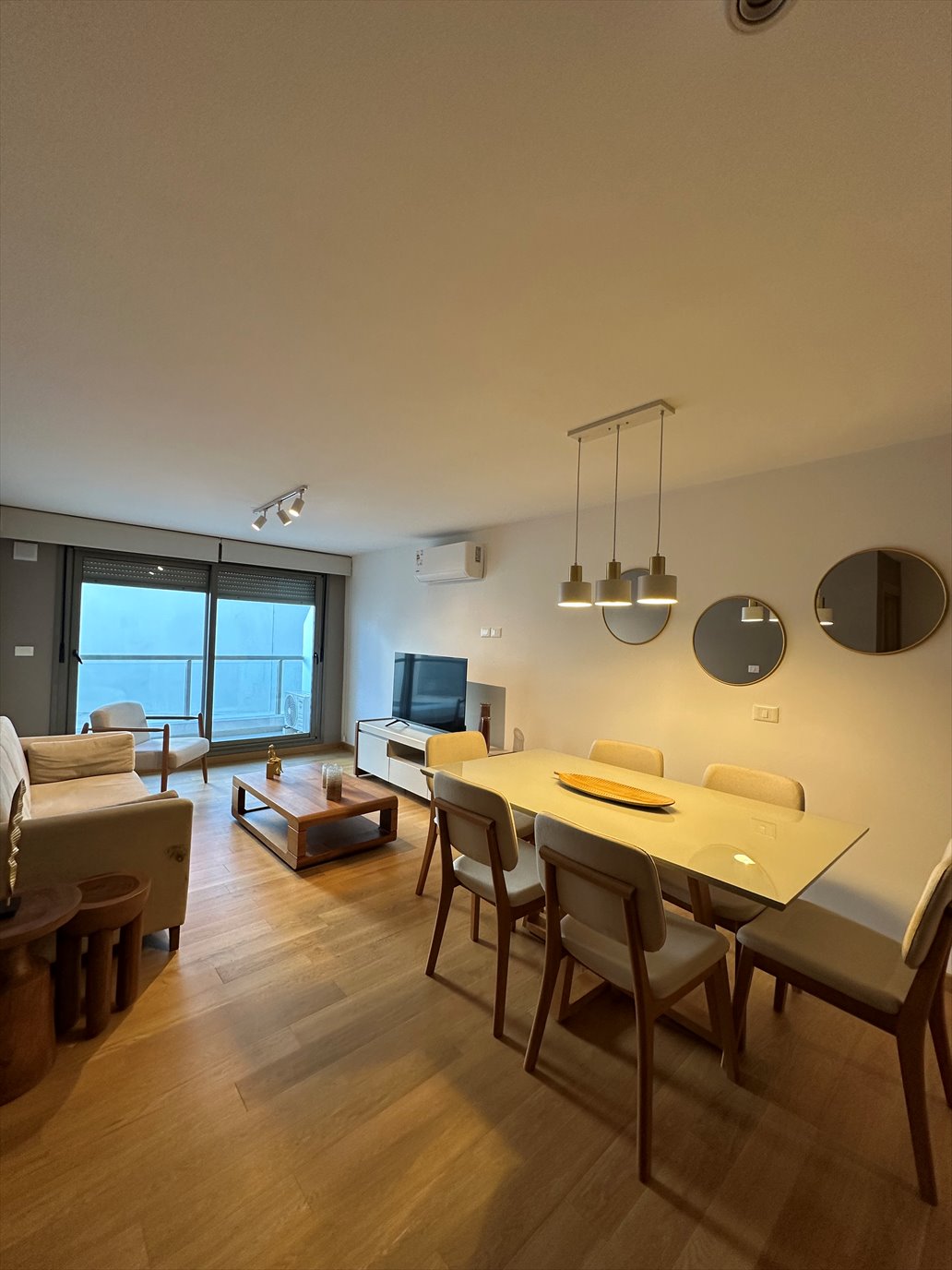 Alquiler un dormitorio con muebles equipamiento de diseño.