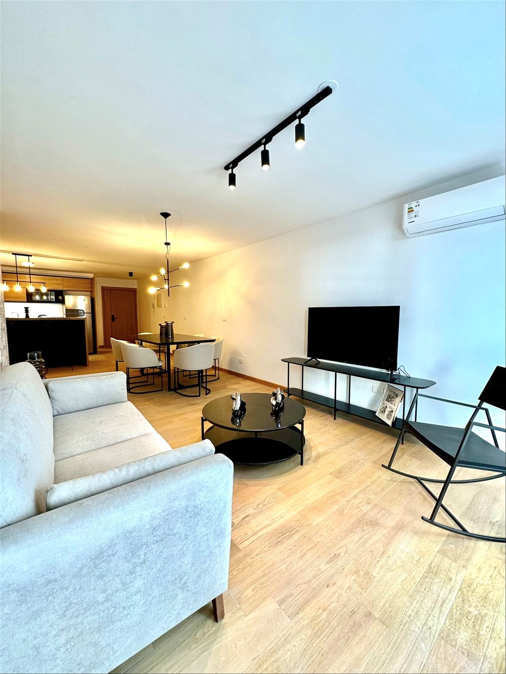 ALQUILER CON MUEBLES EQUIPAMIENTO DE DISEÑO