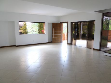 Vendo Moderno Y Amplio Dúplex Sobre La Avda. Primer Presidente