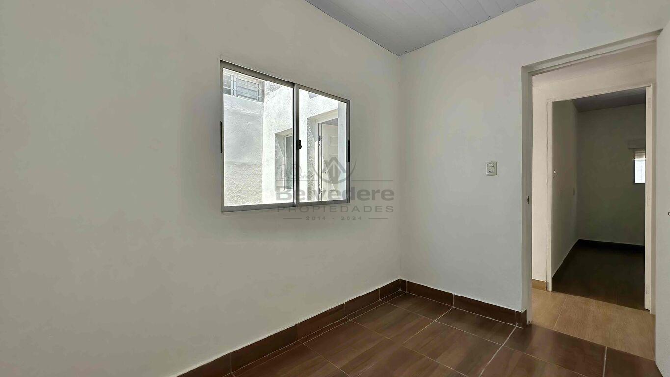 Casa en alquiler en Belvedere de tres dormitorios con entrada para autos Ref. 89 · Foto 10