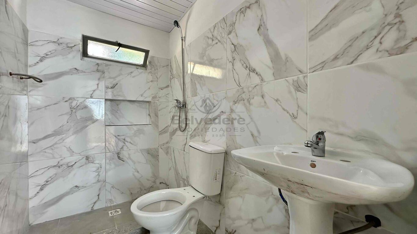 Casa en alquiler en Belvedere de tres dormitorios con entrada para autos Ref. 89 · Foto 9