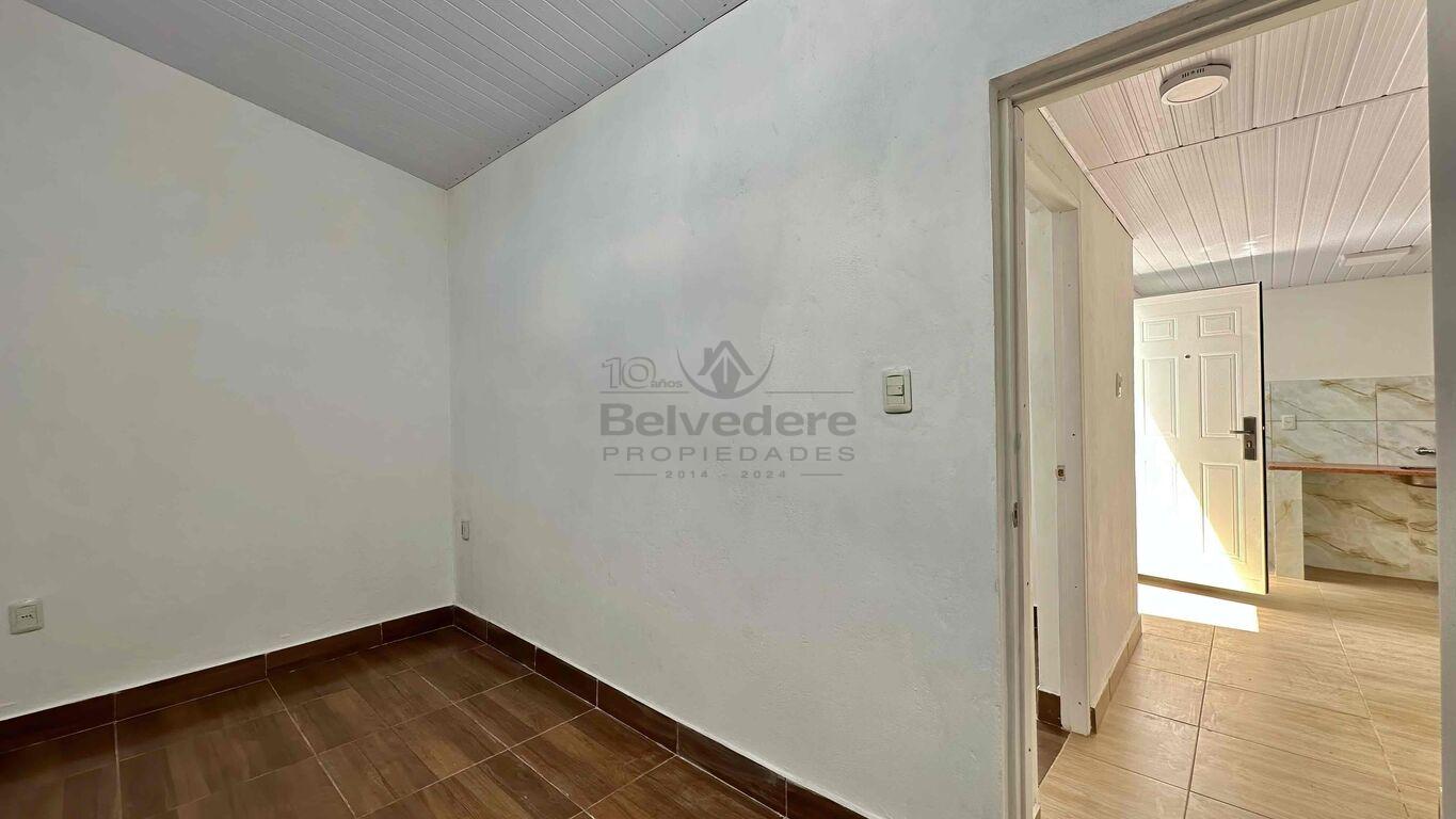 Casa en alquiler en Belvedere de tres dormitorios con entrada para autos Ref. 89 · Foto 12