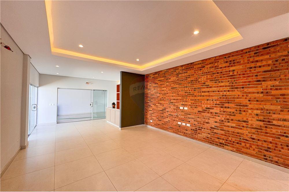 DUPLEX DE 3 HABITACIONES Y SERVICIO — foto 3