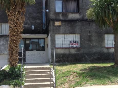 Apartamento De Dos Dormitorios Y Un Baño