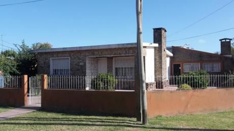 Preciosa Casa Esquina En La Ciudad De La Paz