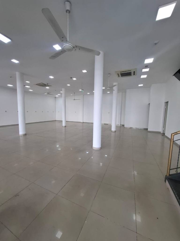 ALQUILO SALÓN COMERCIAL DE 2 PISOS EN EL CENTRO DE SAN LORENZO — foto 3