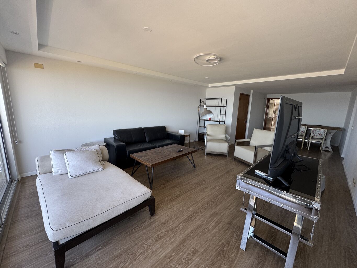 Alquiler Apartamento 3 Dormitorios Punta Carretas Rambla · Foto 1