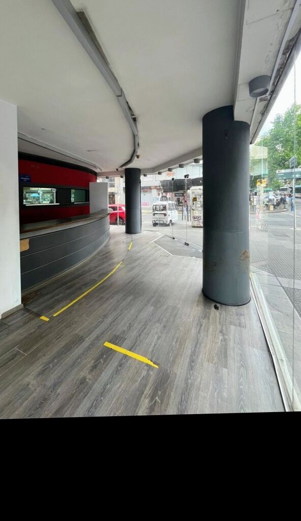 Excelente Local Esquina Zona Financiera · Foto 4