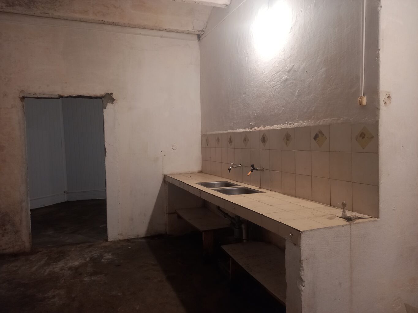 Local céntrico próximo a Av Uruguay · Foto 6