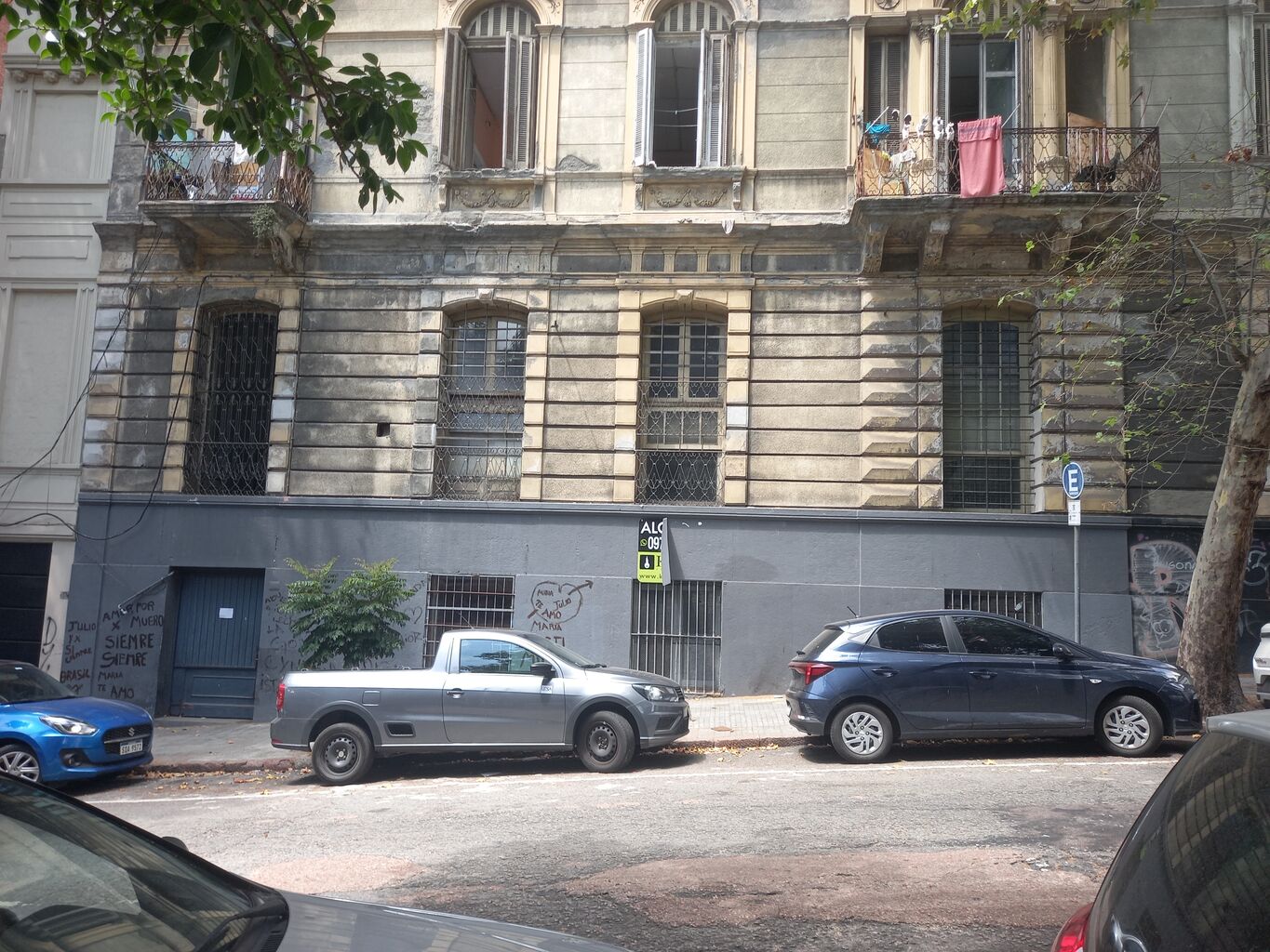 Local céntrico próximo a Av Uruguay · Foto 3