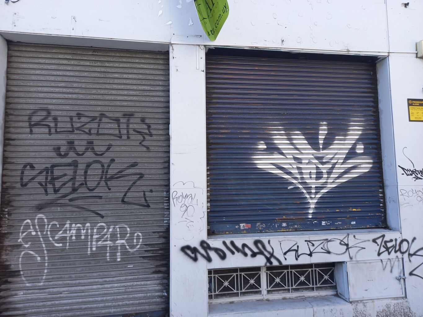 Local sobre Av Uruguay · Foto 6