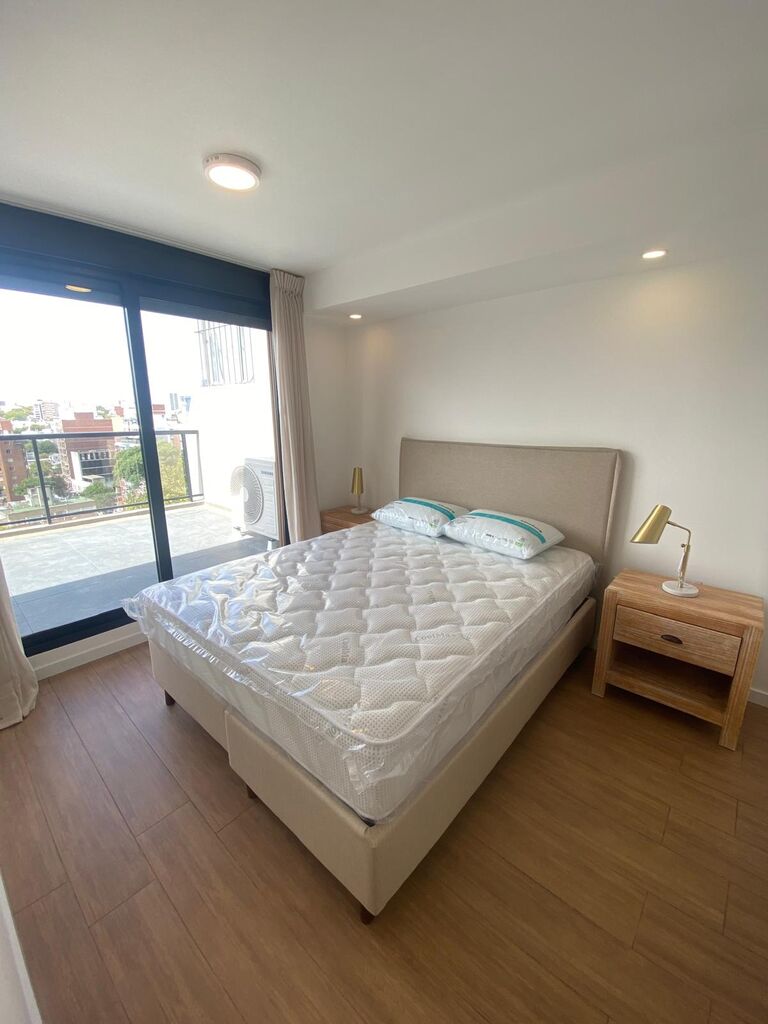 Apartamento penthouse en alquiler a estrenar en Pocitos | 2 dormitorios (1 en suite) | Gran terraza · Foto 11