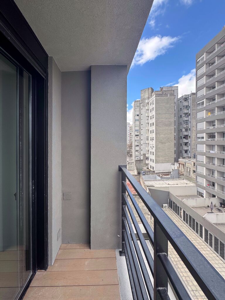 Apartamento en alquiler de 1 dormitorio en Tres Cruces con garage incluido · Foto 8