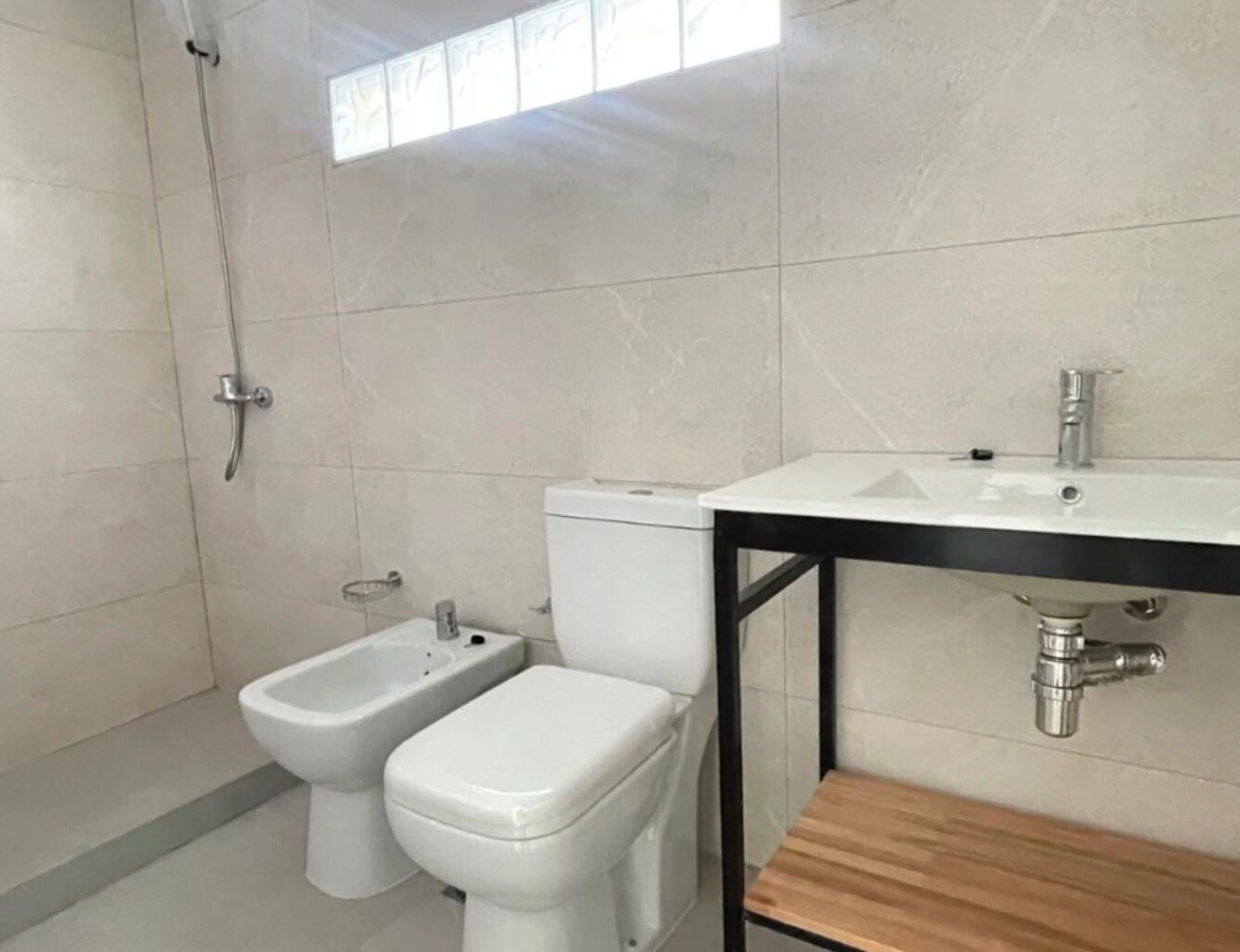 Alquiler apartamento 1 dormitorio con amplio patio en El Cordón · Foto 6