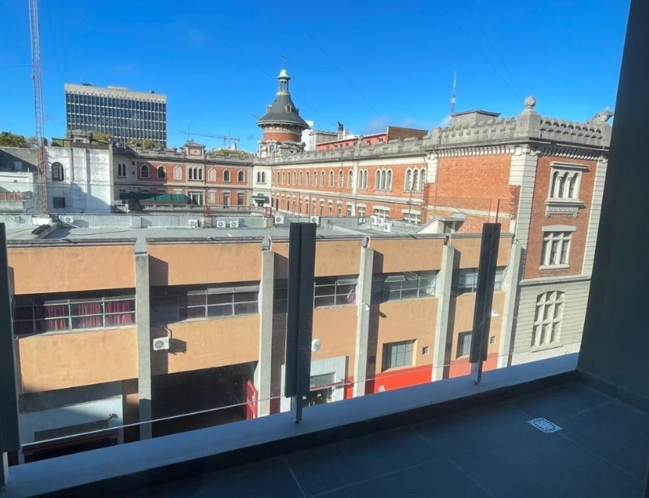 Alquiler apartamento 1 dormitorio con amplio patio en El Cordón · Foto 2