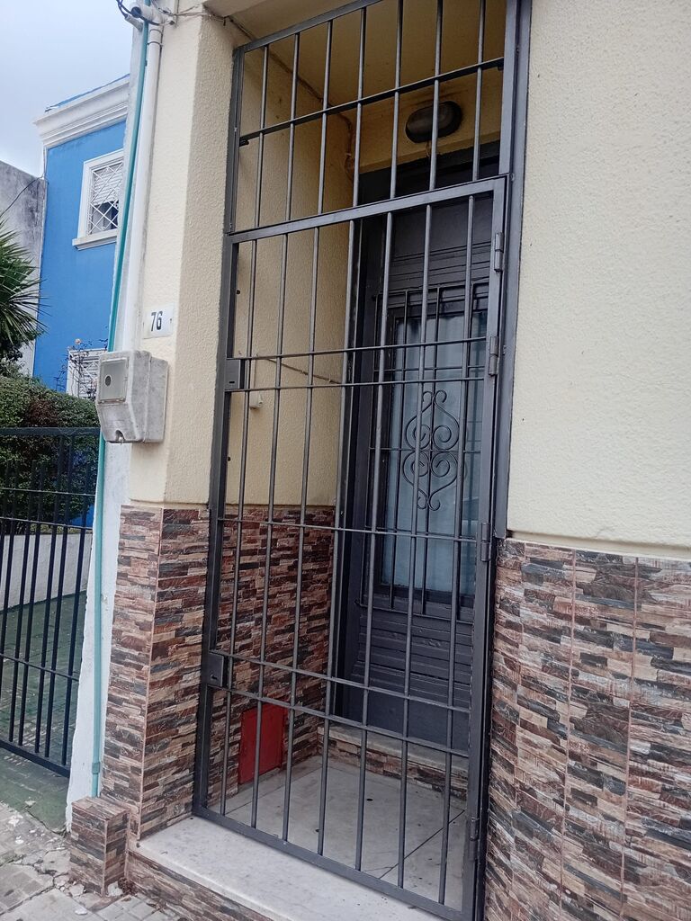 Alquiler de casa de 5 dormitorios y 2 baños en Paso Molino, Montevideo